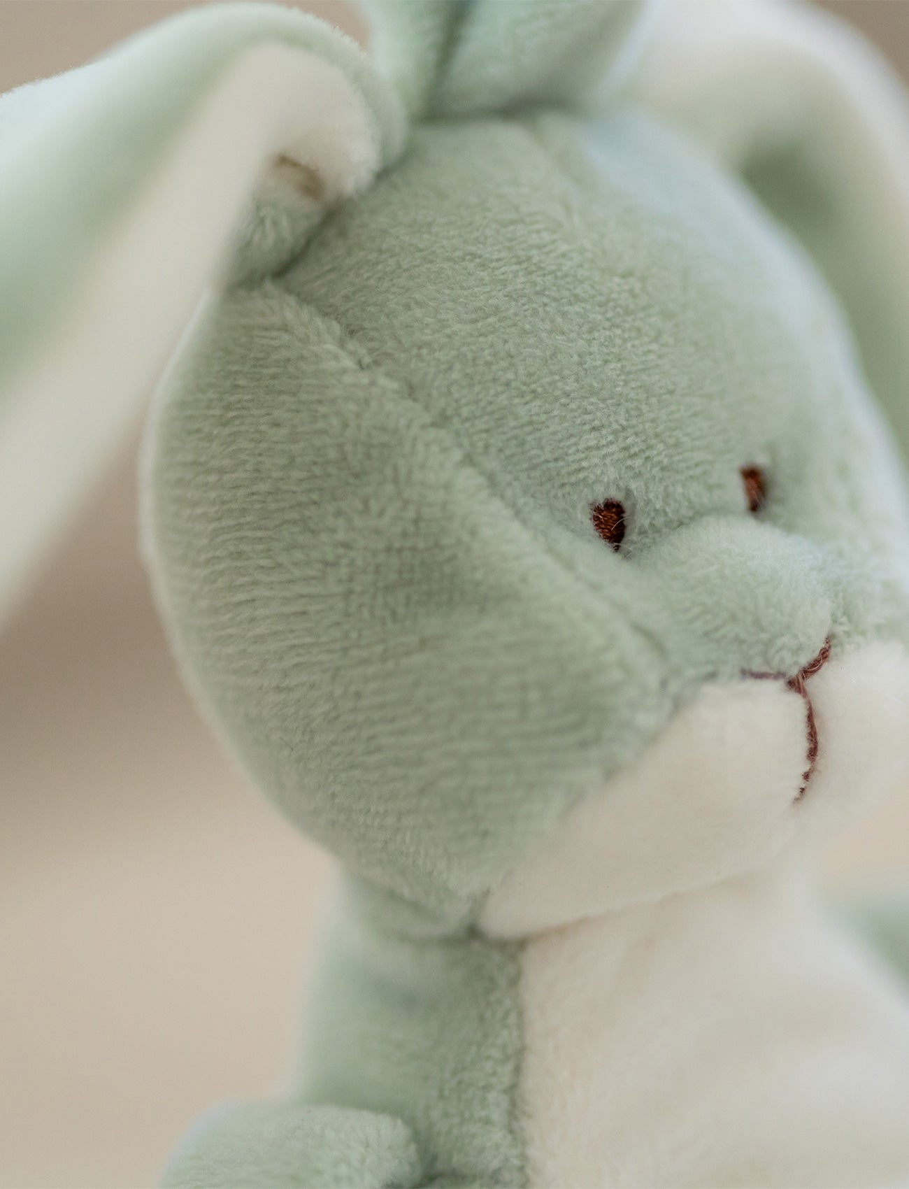 Diinglisar, Music Box, Bunny