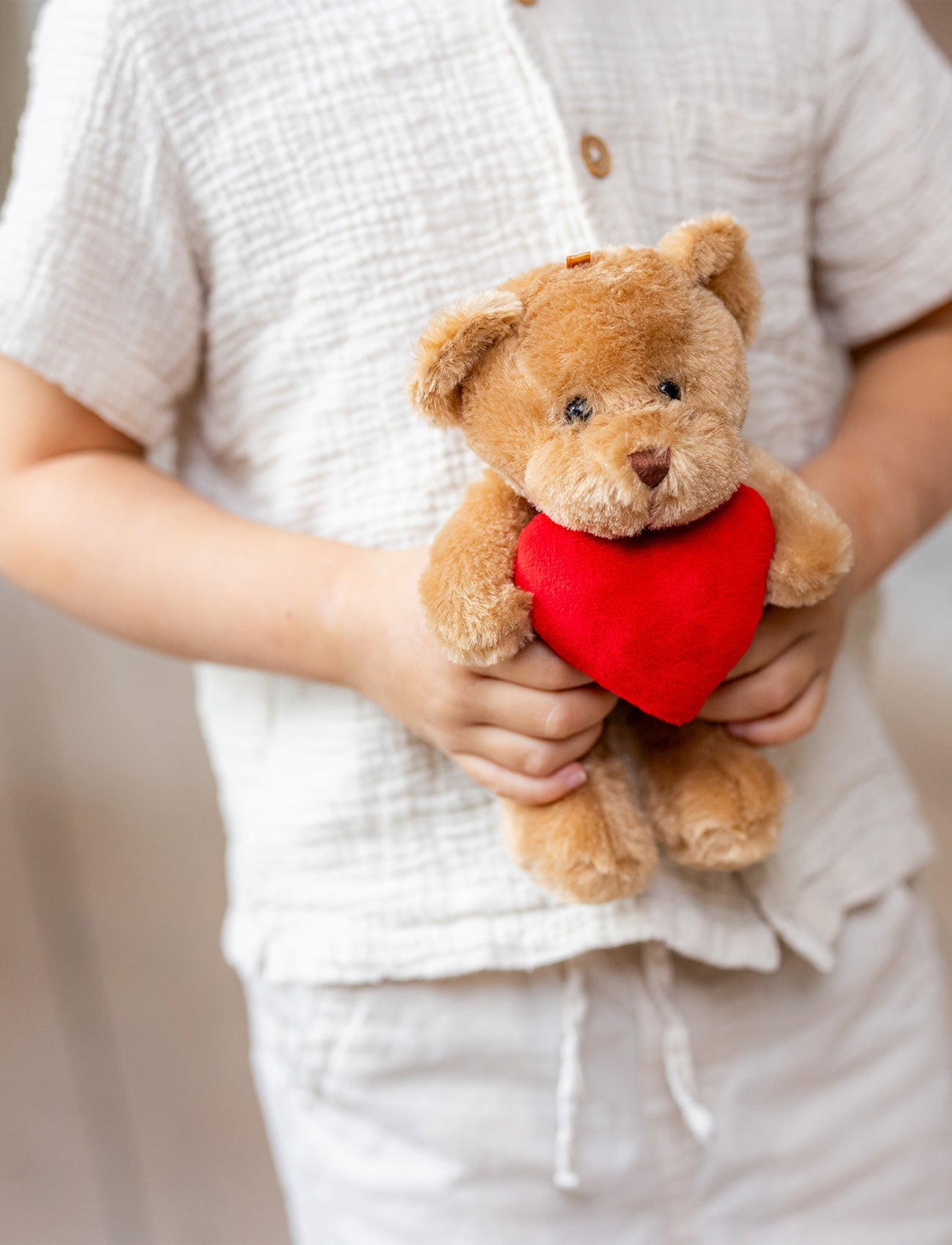 Theo med hjärta, Nalle, Brun