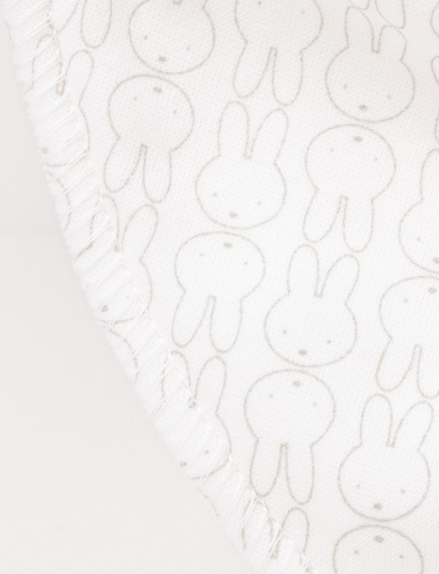 Miffy, Bib
