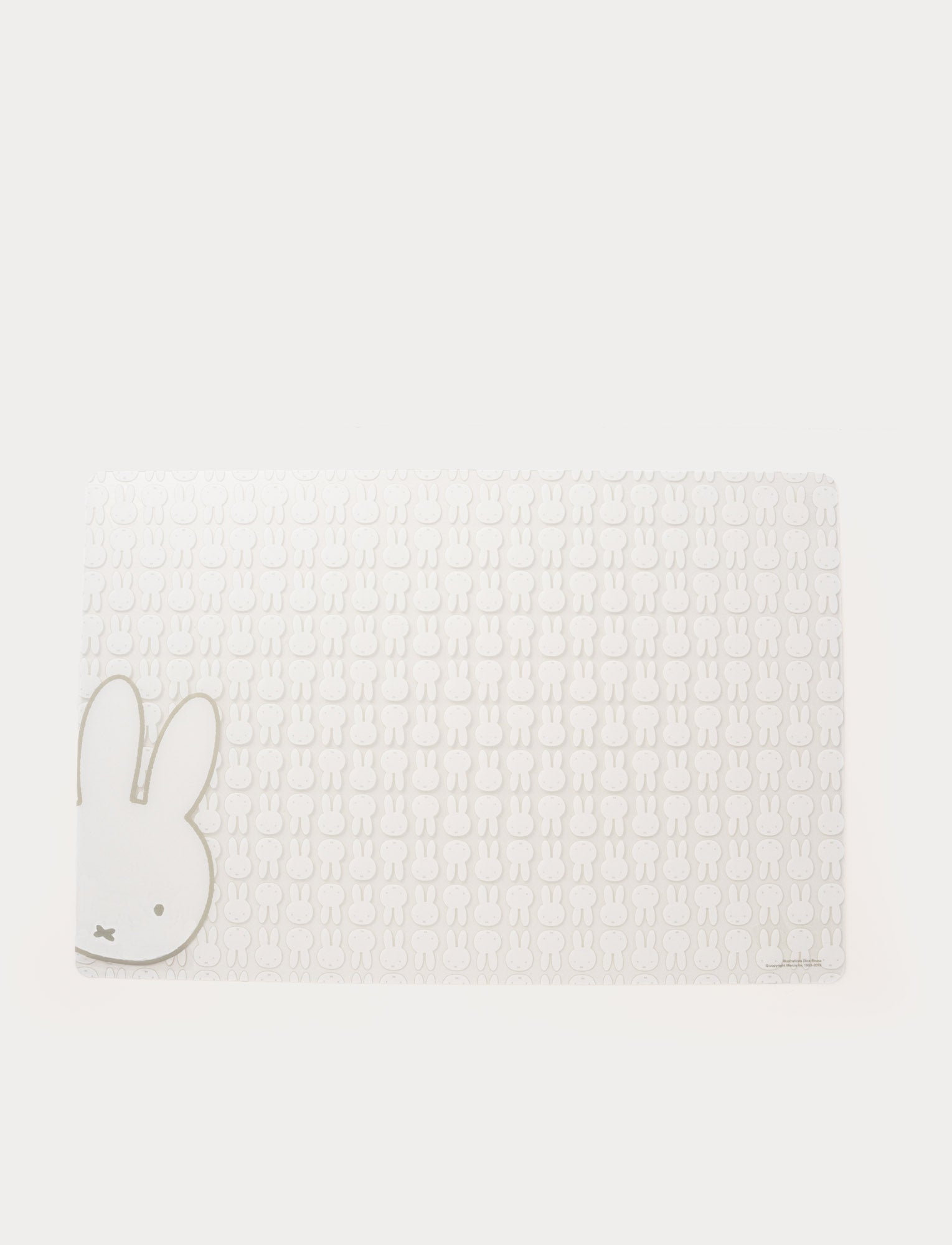  Image of White placemat with an illustration of Miffy.