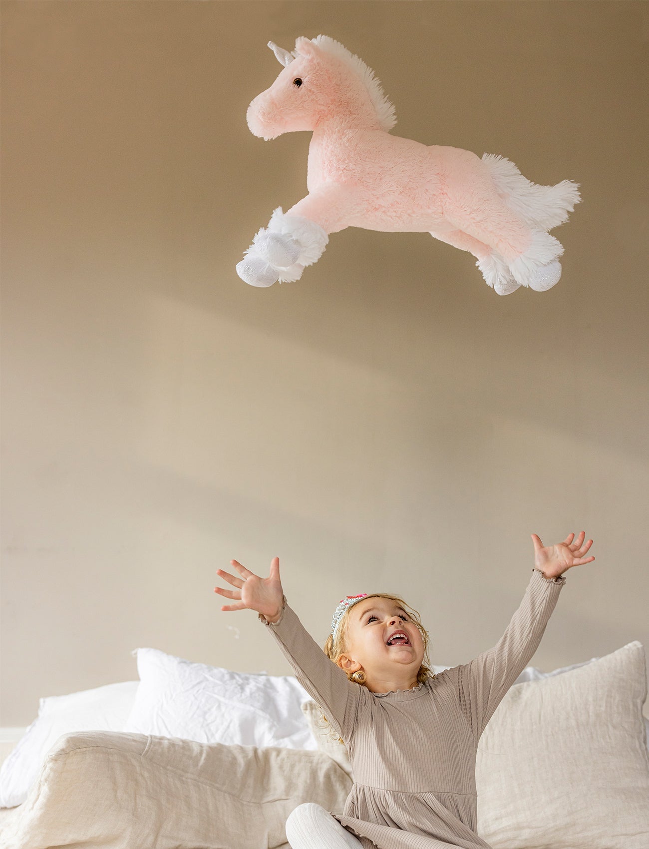 Lying Unicorn, Small