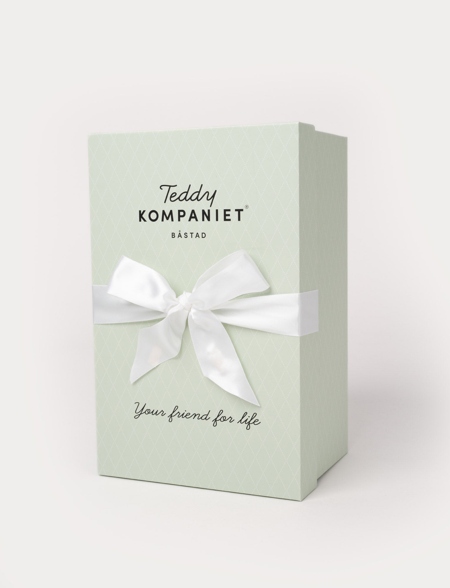  Image of Svea with Blanket in Gift Box