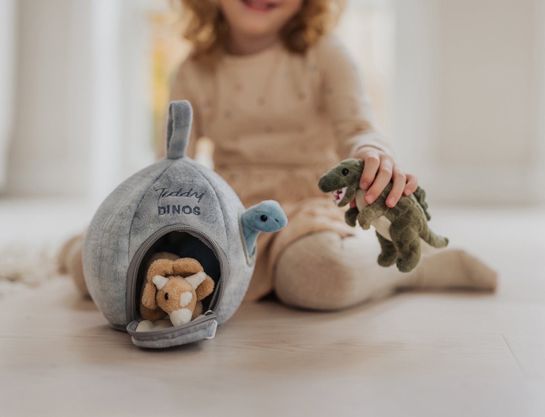  Image of files/4387_DinoDenPlay_Close_LOW_crop.jpg