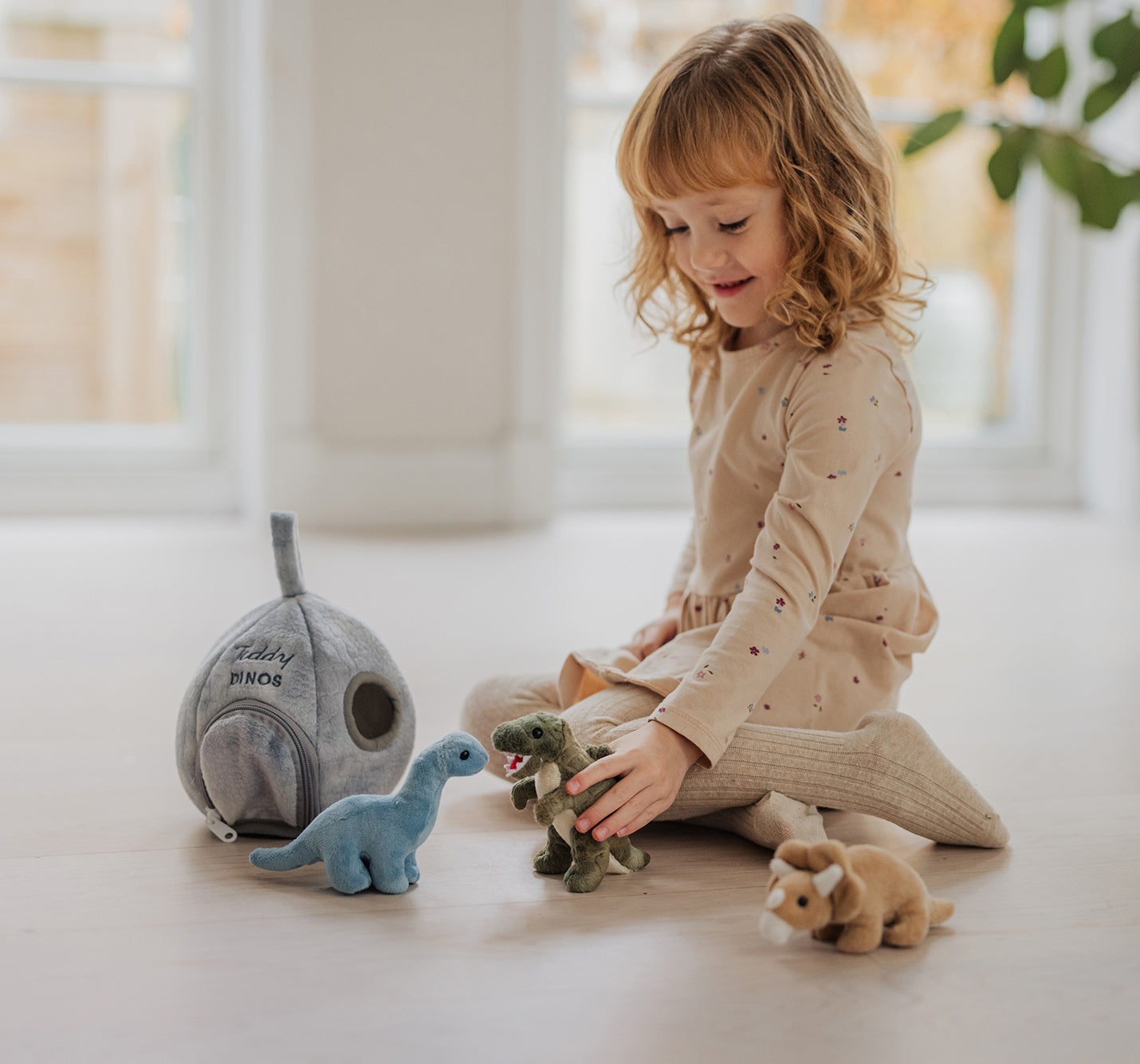  Image of files/4387_DinoDen_Play_Wide_LOW_crop.jpg