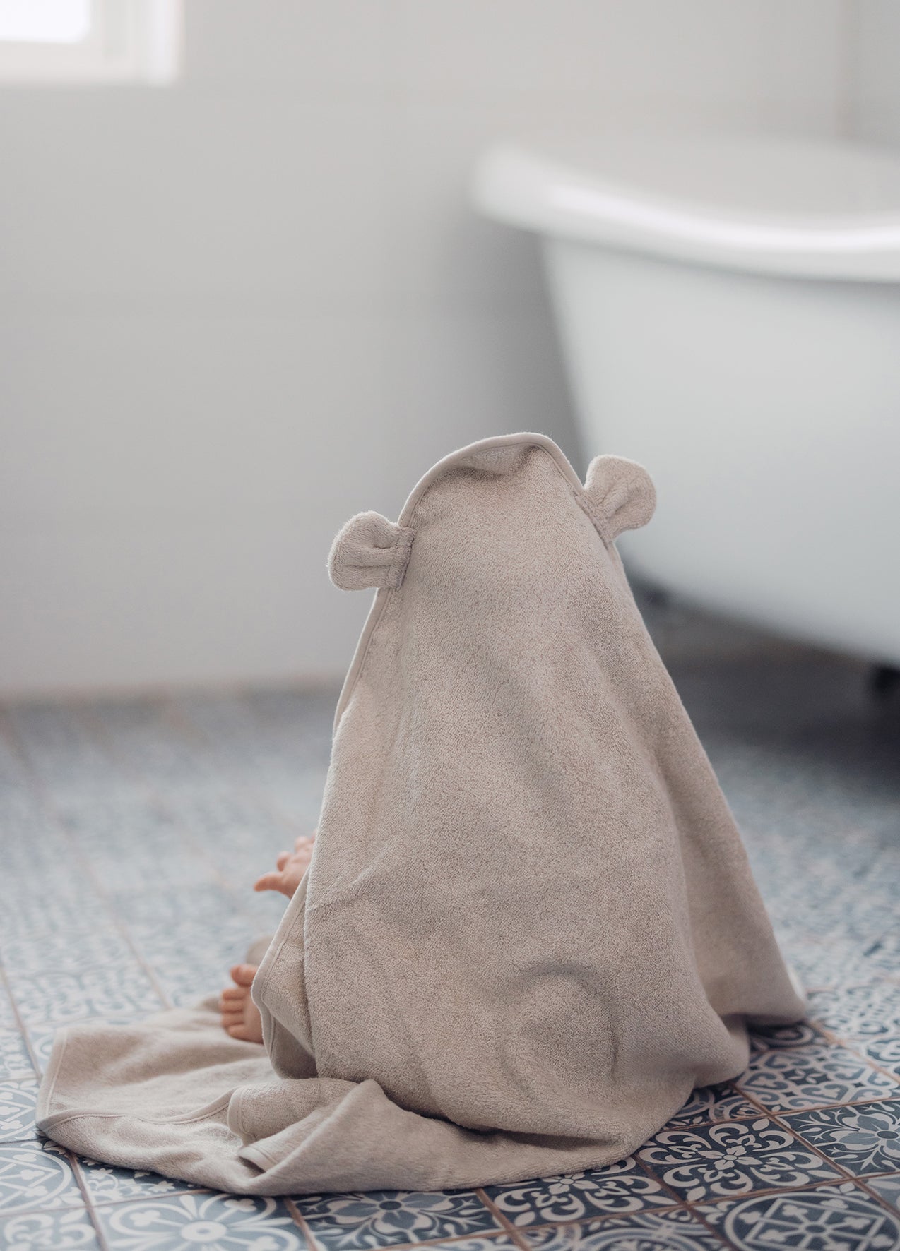  Image of files/4390_PonchoTeddyBeige_Back_LOW_crop.jpg