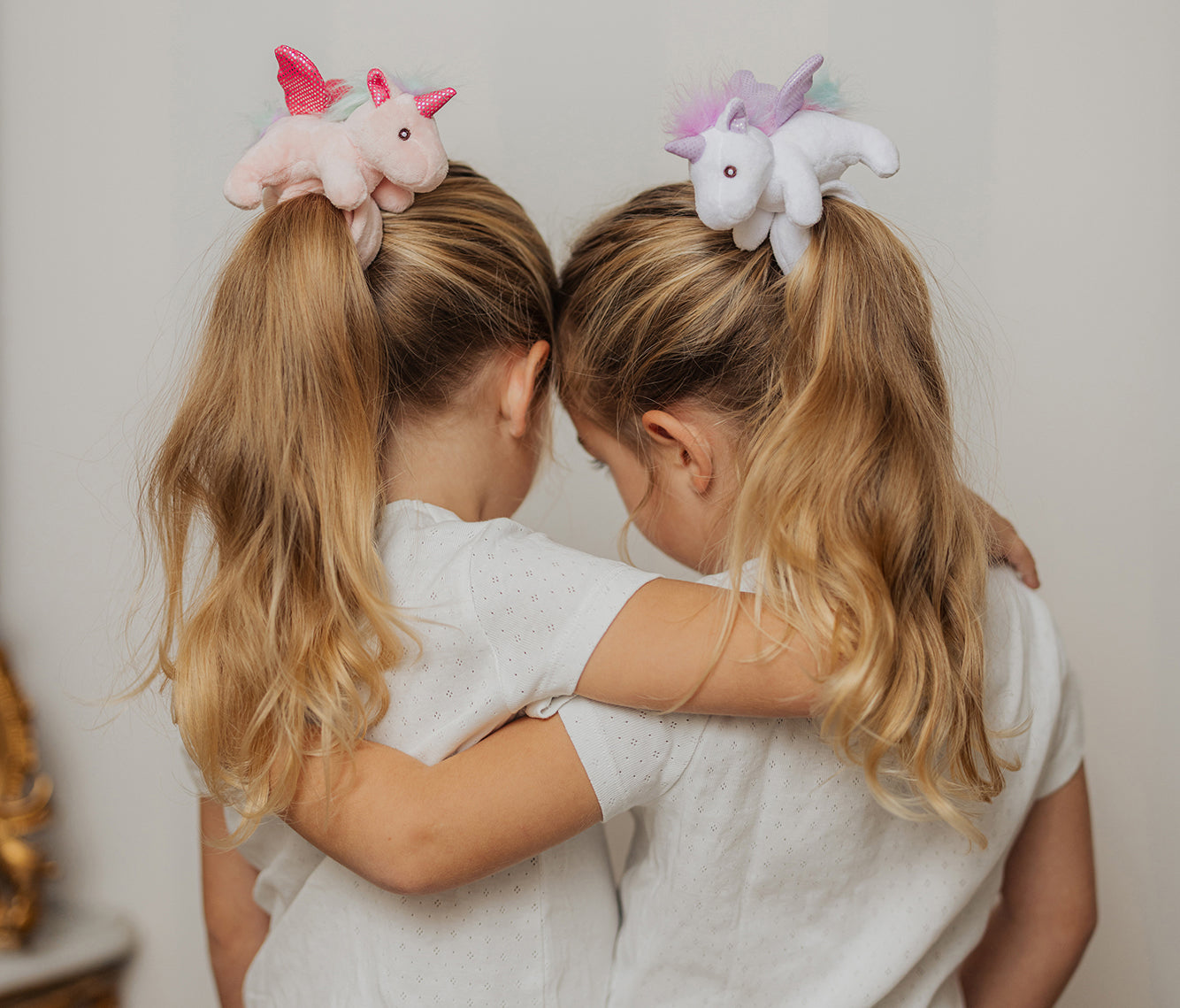  Image of files/4419_SnapArmband_Ponytails_Crop2_d30a02a1-c22c-4856-9e99-0a02d2fccc2b.jpg