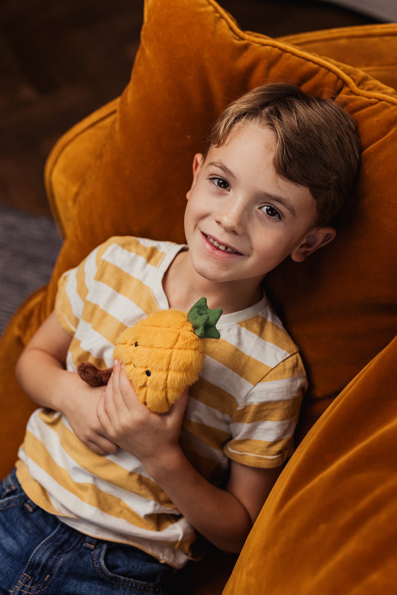  Image of files/4421_PineappleBoyChair_LOW.jpg