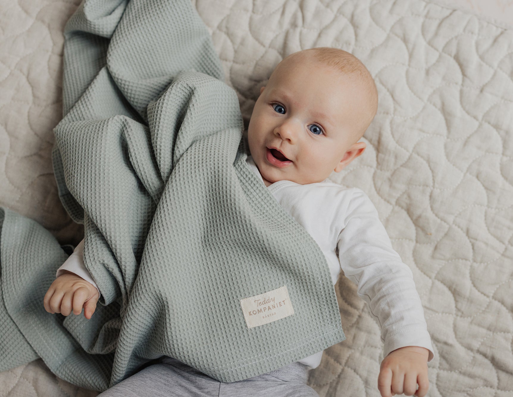  Image of files/4426_Babyblanket_Green_LOW_crop.jpg