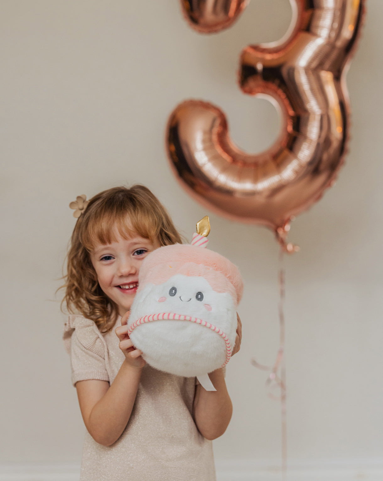  Image of files/4437_TeddyCake_BdayGirl_Crop_LOW.jpg